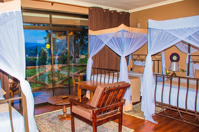 4 Days Lodges Serengeti, Ngorongoro Crater & Visiting Maasai - Day 2: From the crater highlands to the Serengeti plains