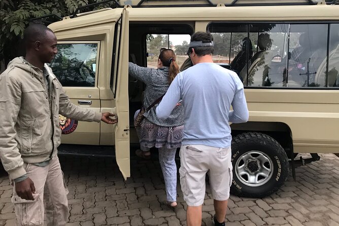 4 Days safari Tour Tanzania - Food, drinks, and camping equipment