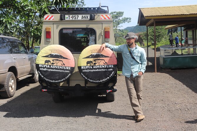 5 Days Lodge Safari - Tarangire, Serengeti, Ngorongoro & Manyara - The guide can shape the whole safari