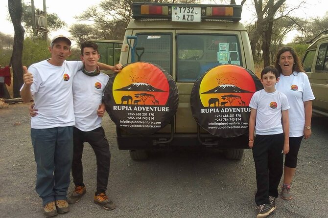 5 Days Lodge Safari - Tarangire, Serengeti, Ngorongoro & Manyara - Day two: The long road to the Serengeti