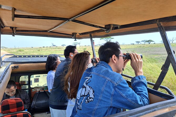 8 Days, Migrations Safari-River crossing -(July to October) - Central Serengeti: resident wildlife before the herds