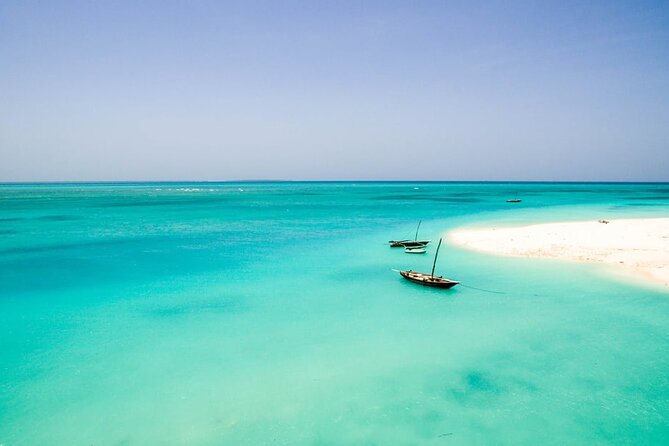 A Half Day Private Dolphins And Snorkeling Tour To Mnemba Island - The sandbank finish keeps the morning relaxed