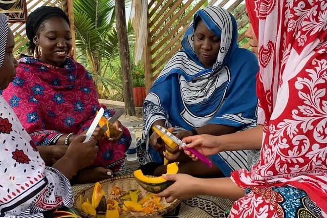 A private half day spice farm with a cooking lesson - Eating the food you help prepare