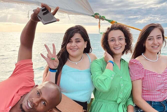 Baraka Aquarium and Dolphin Sightseeing with Sunset Cruise - What the $115 price really includes