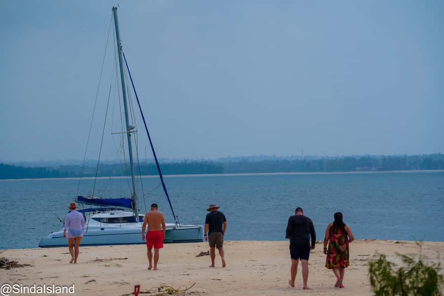 DAR ES SALAAM:BONGOYO ISLAND SNORKELING TOUR & BEACH ESCAPE - Guide support and the overall feel
