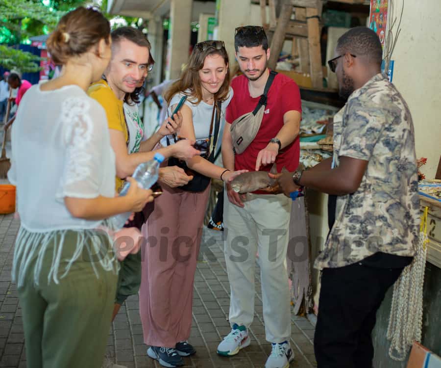 Dar es Salaam City Center: Walking Tour - St. Joseph Cathedral and the German-Era City