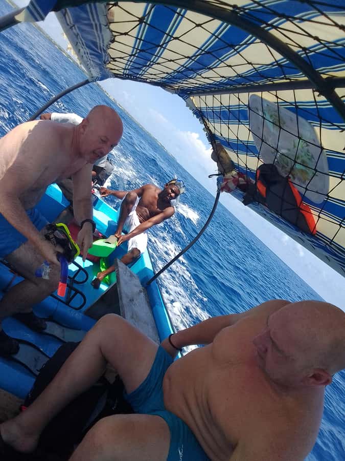 Dolphins & Snorkeling Zanzibar: Mnemba Island Tour - From your hotel to the northeast coast