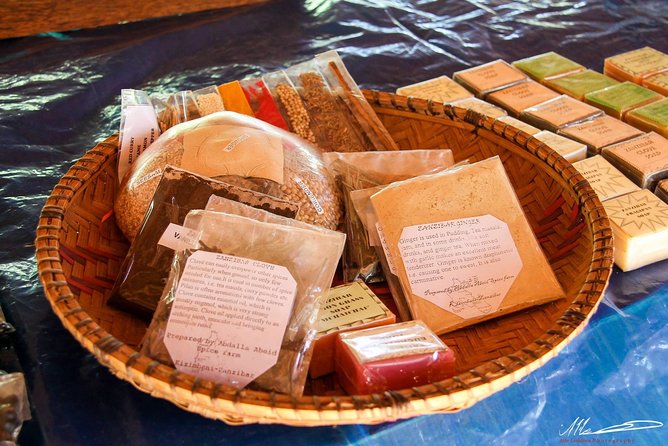 Fruits & Spices Adventure - Transport from the Old Fort at 9:30 am