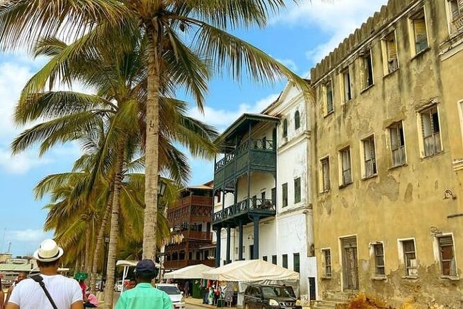 Full-Day Private Tour in Zanzibar with Cooking Class - Walking Through a Zanzibar Spice Farm