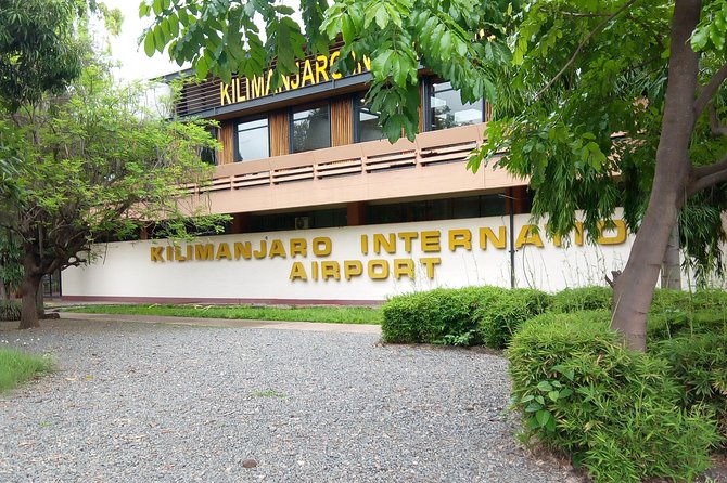 Kilimanjaro Airport taxi to/from Moshi town/Arusha town - Drivers, communication, and the human side of the ride