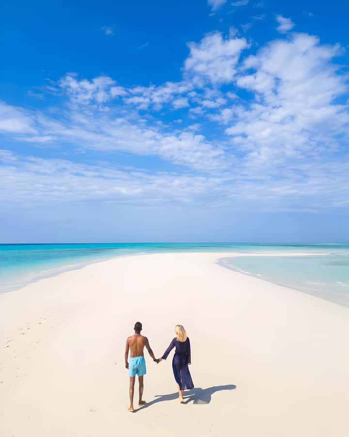 Kizimkazi: Pungume Island Snorkeling & Sandbank Tour - The Pungume sandbank and its fruit break