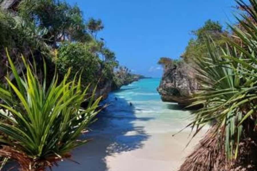 Kuza Cave, Hidden Mtende Beach & The Rock Restaurant - Mtende Beach: the best place to slow down