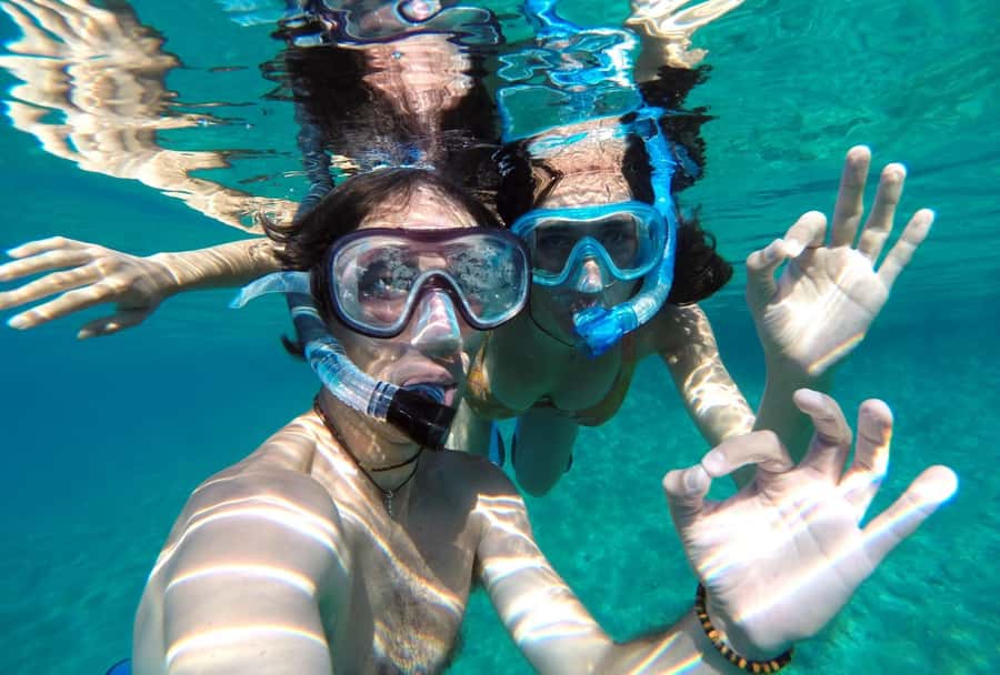 Matemwe: Mnemba Island Dolphin & Snorkeling Boat Trip - Guides who shape the day