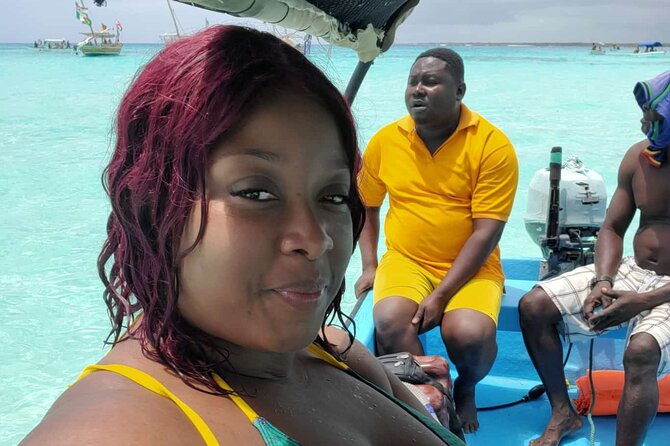 Mnemba Private Snorkeling Experience - Lunch, tropical fruit, and the extra seafood charge