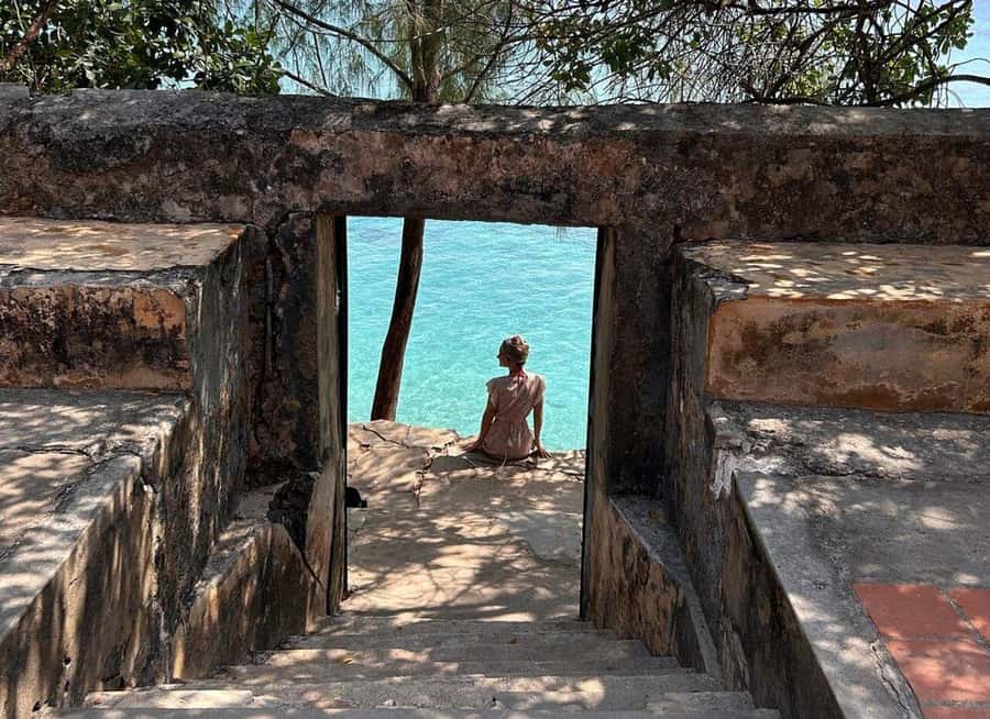 Prison Island, Sea Turtles, Rock Restaurant & Relax in Beach - FAQ