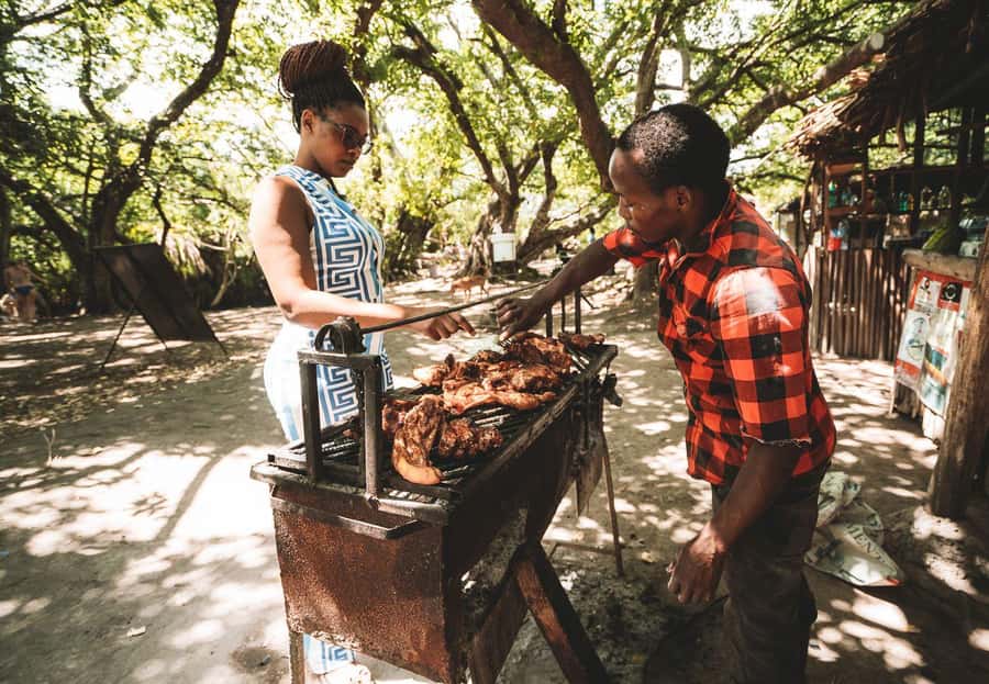 Private Chemka/Kikuletwa hotsprings with lunch & drinks - What the guide adds to the day
