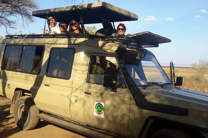Private Multi day Safari tour in Tanzania - Day 1: Arusha National Park on foot and by canoe