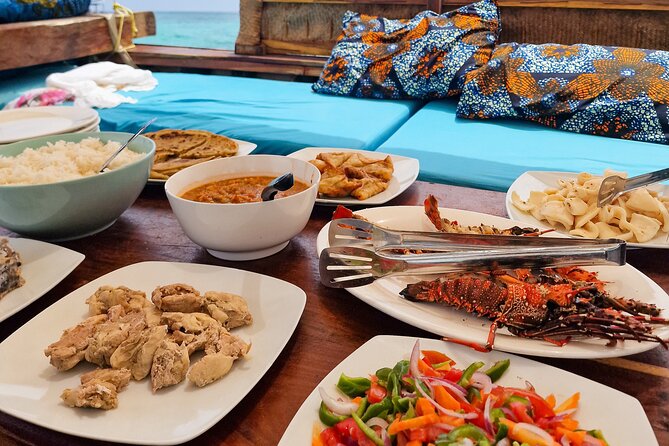 Private/Sharing: Snorkeling with Dolphins Sandbank in Mnemba - Service, communication, and crew style