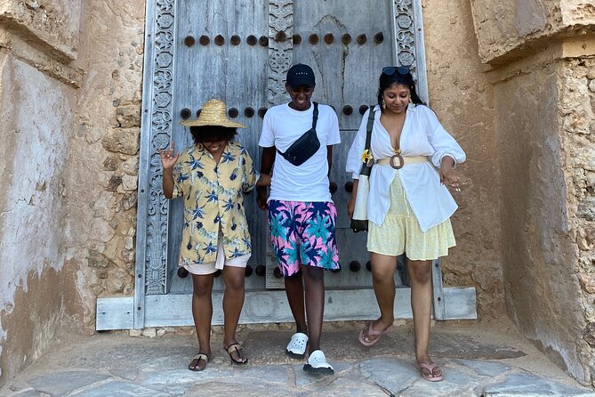 Private Tour in Historical Dar es Salaam with Lunch - Tingatinga art brings color and local stories
