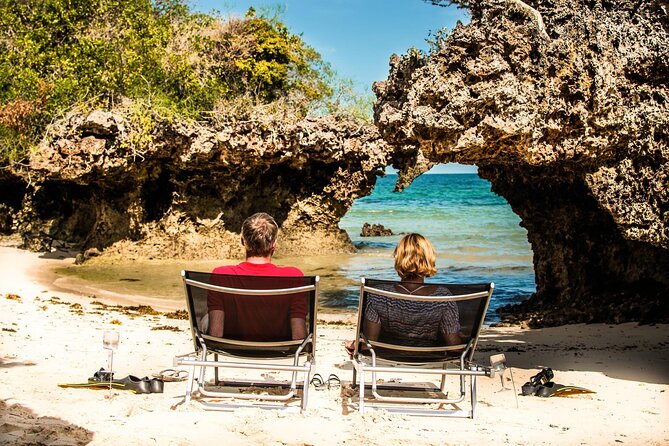 Safari Blue Private Full-Day Tour - Food, equipment, and service