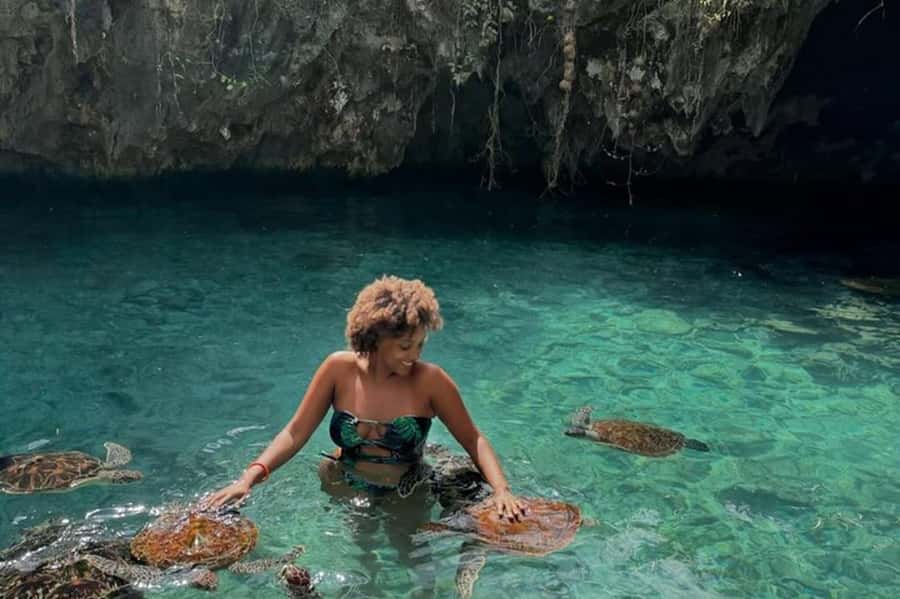 Salaam Cave Swimming & feeding Sea Turtles in Kizimkazi - How much time do you get in the water?