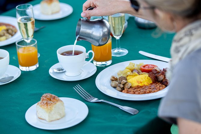 Serengeti Balloon Safari and authentic bush breakfast - Kiwarira and the Grumeti River from June through October