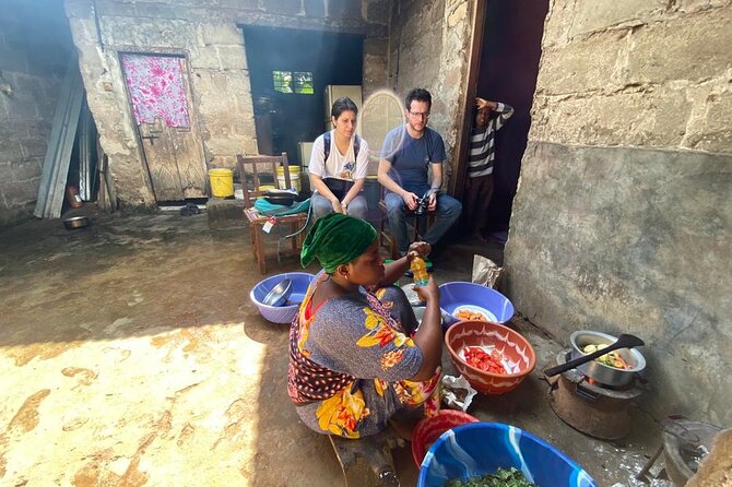Spice tour and cooking class (local food) - Walking through the farm and spice plants