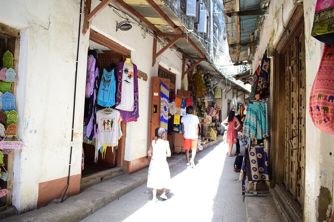 Spice Tour + Stone Town Tour + Prison Island - Seeing spices grow at Jambo Spice Farm