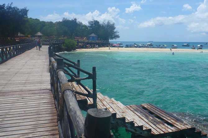 Stone Town and Prison Island from Zanzibar - Timing, walking, and guide quality