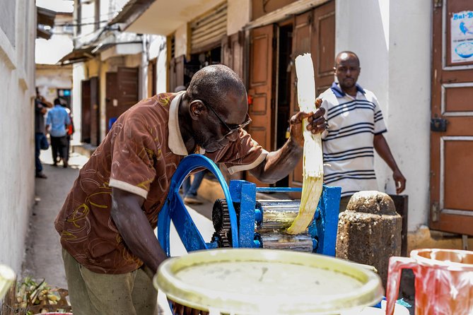 Stone Town Foodie Walk - Starting beside the Indian Ocean at Forodhani Garden