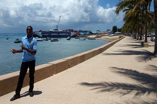 Stone town historical tour + Spice farm tour - House of Wonders and the Sultan’s grand ambition