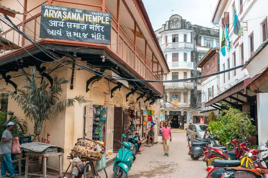 Stone Town's Hidden History: Private Guided Walking Tour - Reading Stone Town through its doors and buildings