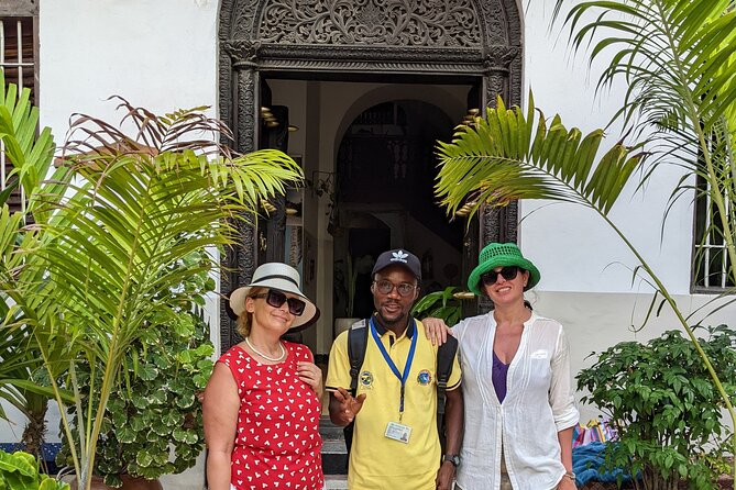 Stone Town Tour in Zanzibar. - The Old Fort in an eight-minute visit