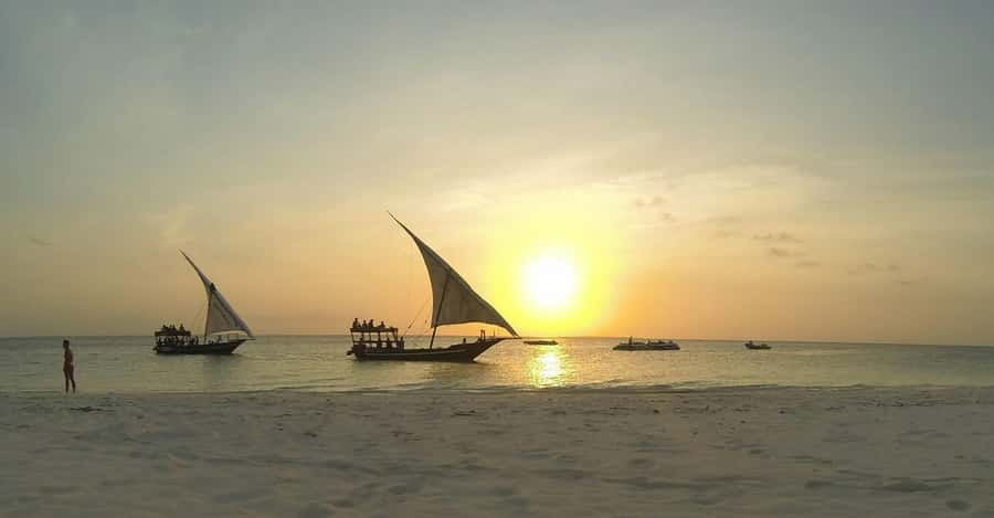 Stone Town: Traditional Dhow Sunset Cruise - Live music and a social onboard mood