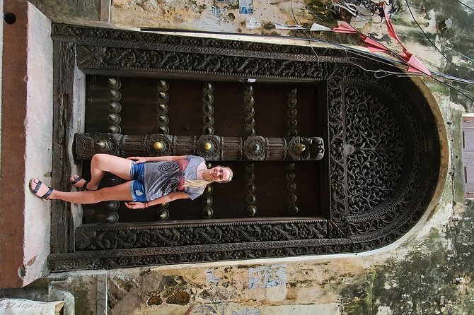 Stone Town Walking Tour - Shopping, crafts, and the value of a private guide