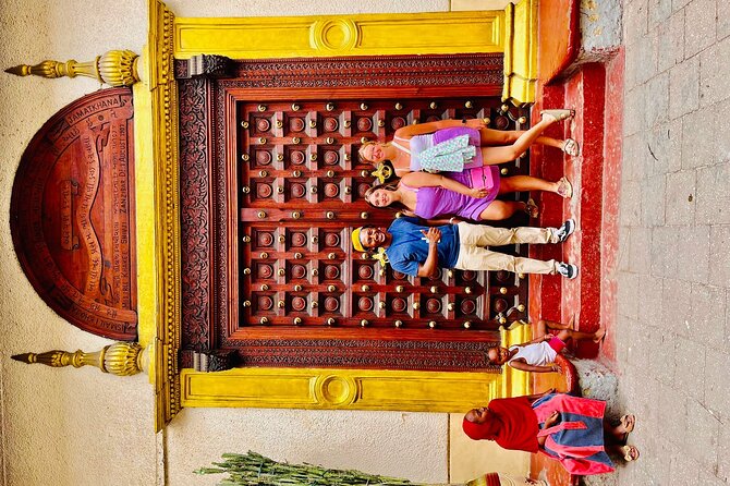 StoneTown Tours - House of Wonder and the changing city