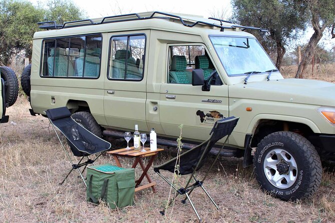 Tanzania - Arusha NP - Private Guided 4x4 Safari - Game Drive & Walking - Through the rainforest for colobus monkeys