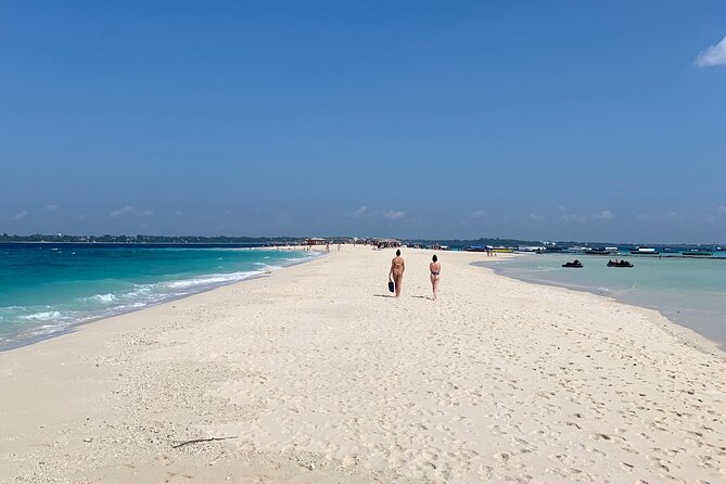 Welcome Zanzibar : A Journey through time for the Old Town - Carved doors, mansions, and the first look at Stone Town