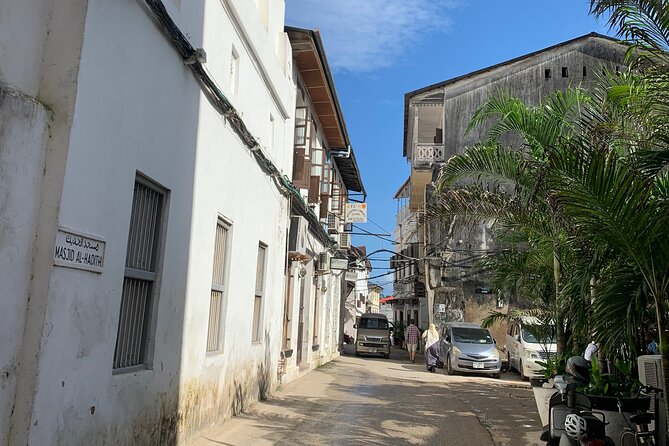 Welcome Zanzibar : A Journey through time for the Old Town - The former slave market and a difficult chapter