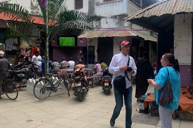 Welcome Zanzibar : A Journey through time for the Old Town - Sultan’s Palace, the House of Wonders, and grand buildings