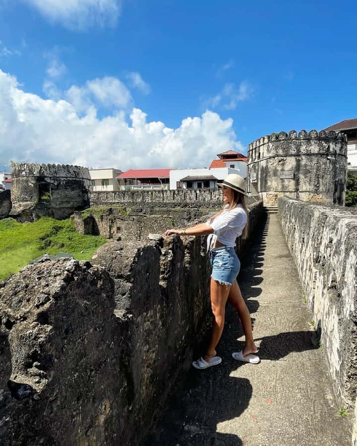 Zanzibar: 3 Hours Private Stone Town walking Tour with Guide - Coffee, Jaws Corner, and a pause in the narrow lanes