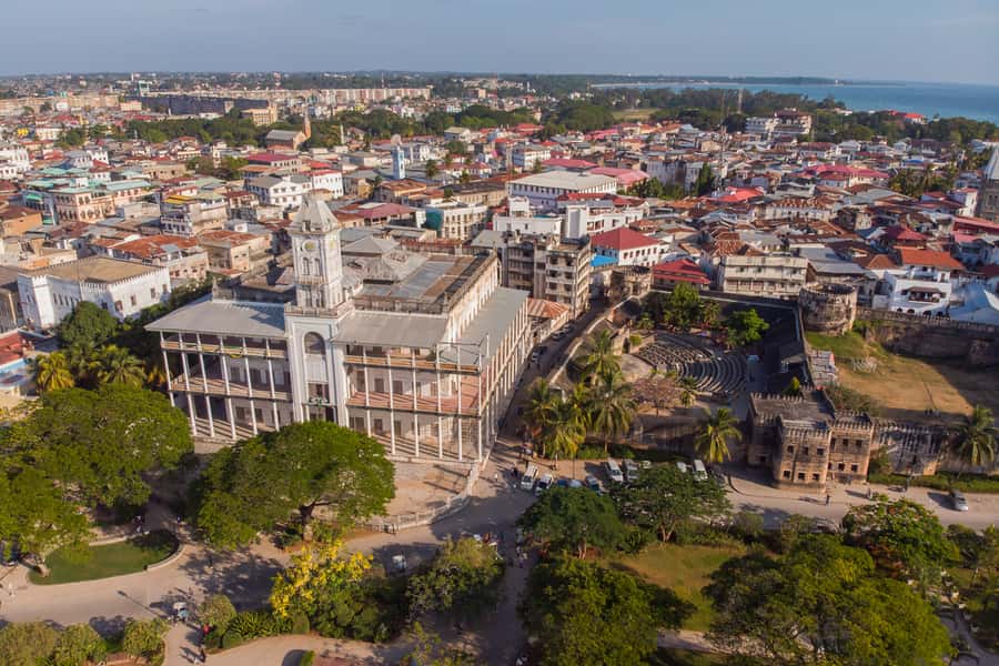 Zanzibar City: Guided Tour of the Stone Town District - Old Fort and the entrance to Stone Town