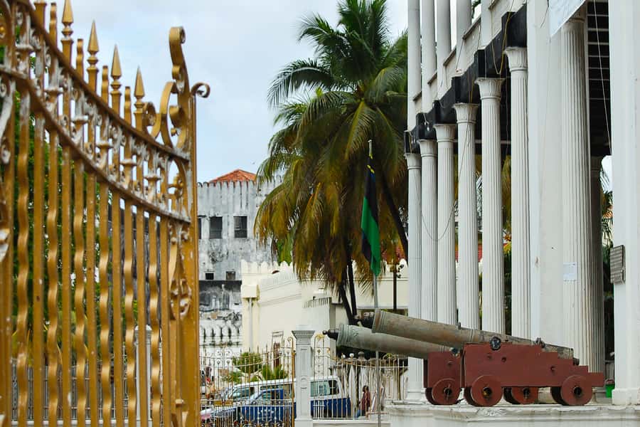 Zanzibar City: Guided Tour of the Stone Town District - Markets, local encounters, and everyday Stone Town