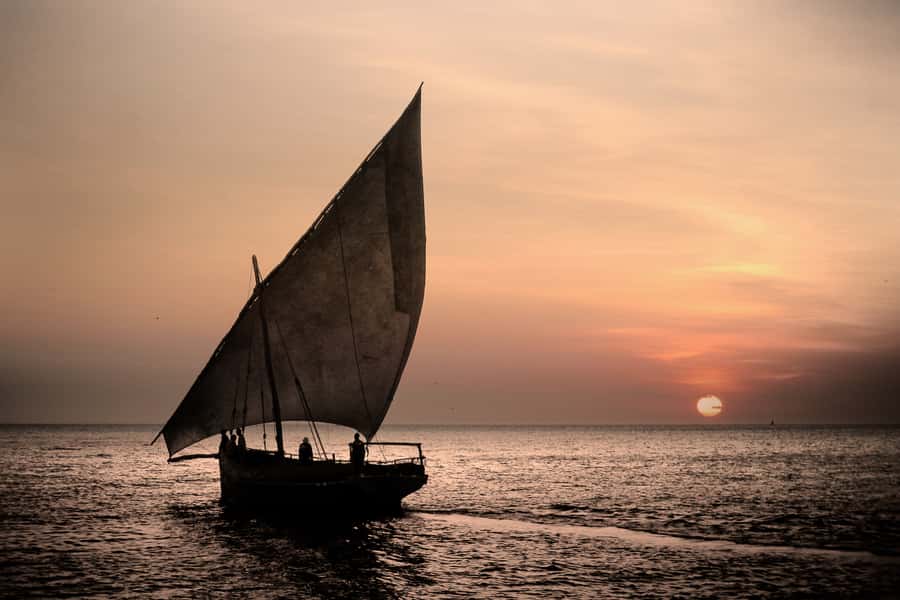 Zanzibar City: Sunset Sailing Tour with Snacks and Drinks - The short Stone Town stop after sailing