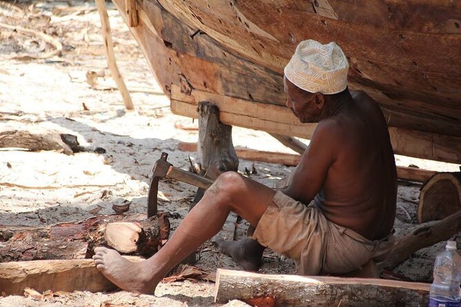 Zanzibar Full Day Mnemba Island, Nungwi and Kendwa Beach Tour - Baraka Natural Aquarium and the green turtles