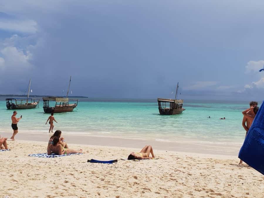 Zanzibar: Nakupenda Sandbank and Prison Island Tour & Lunch - Lunch on Nakupenda Sandbank