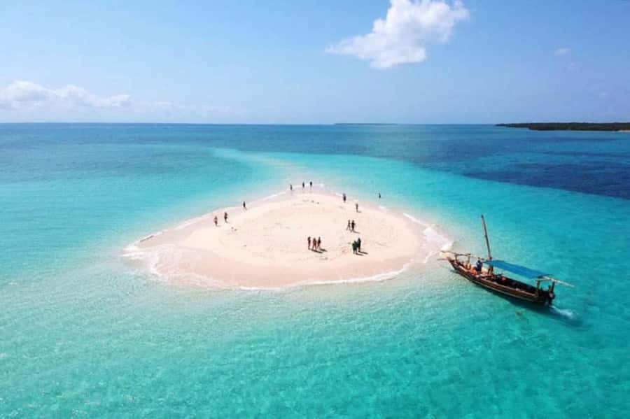 Zanzibar: Prison Island and Nakupenda Boat Trip with Lunch - Prison Island: cells, tortoises, and a complicated past