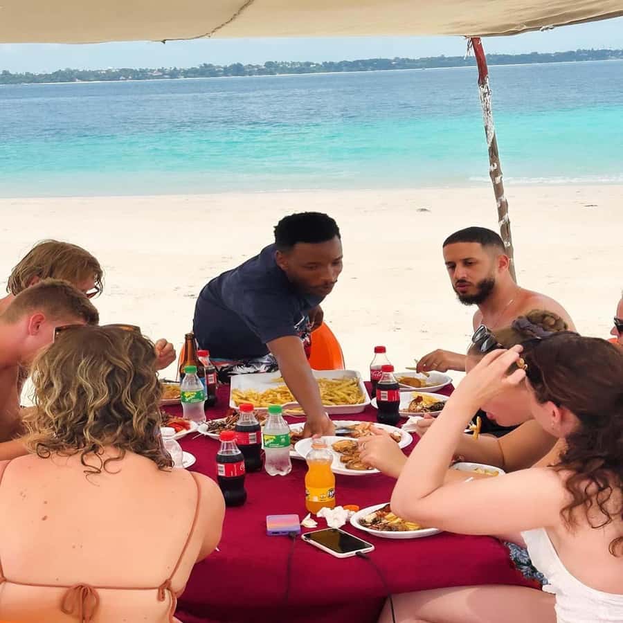 Zanzibar: Prison Island and Nakupenda Boat Trip with Lunch - Who should book this day out?