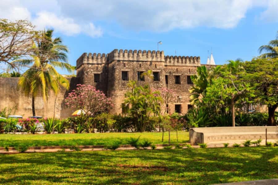 Zanzibar: Private Stone Town & Prison Island Tour - Bargaining at Darajani Bazaar