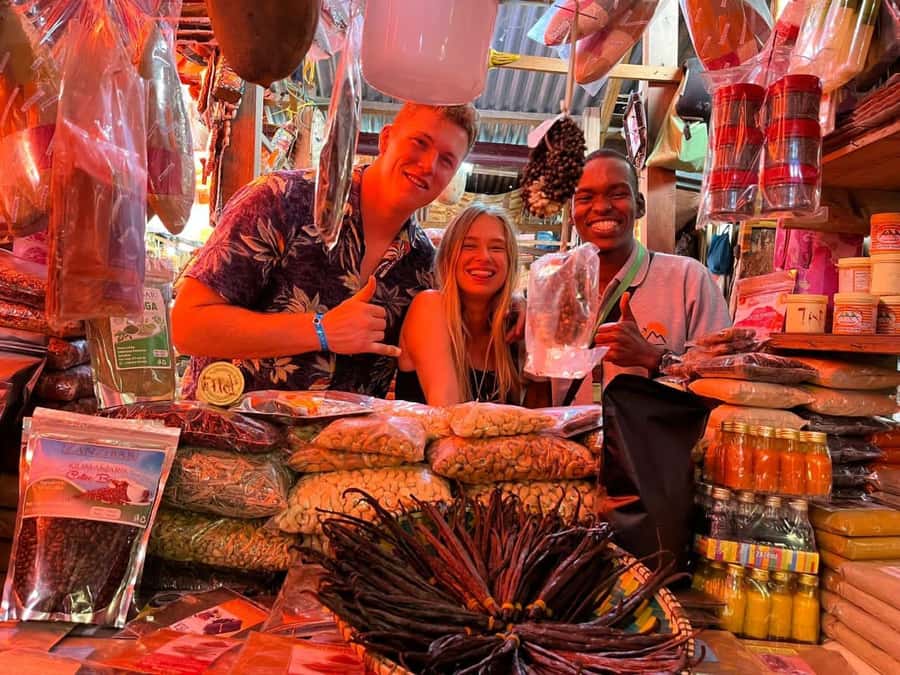 Zanzibar: Private walking tour in stone town - The old fort and Stone Town’s winding lanes